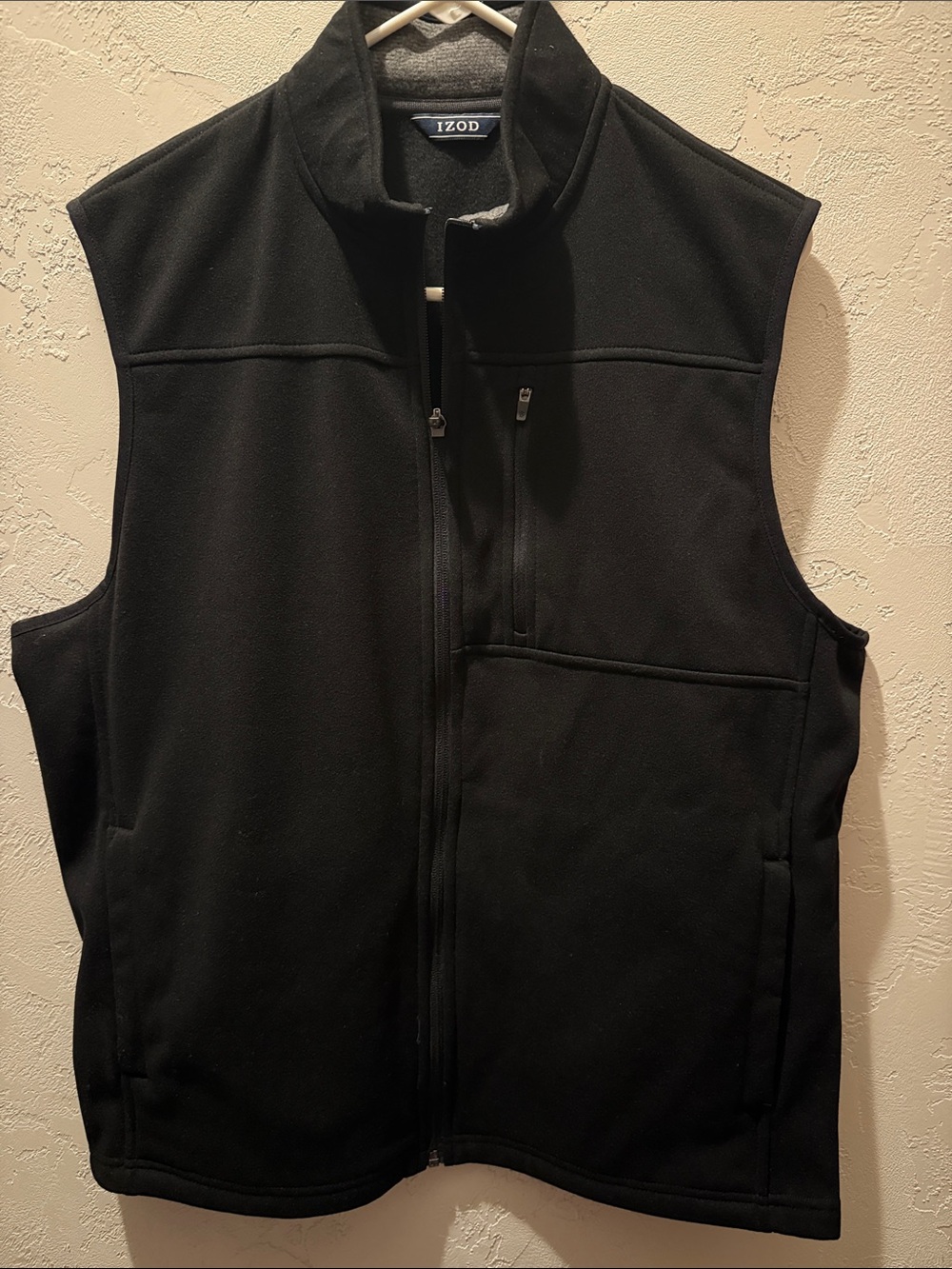 Izod Men's Black Fleece Vest